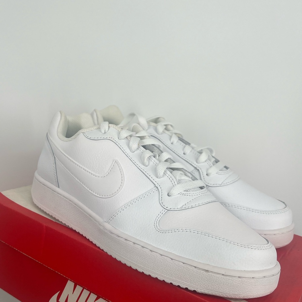 Nike Womens Ebernon Low White Size 10.5